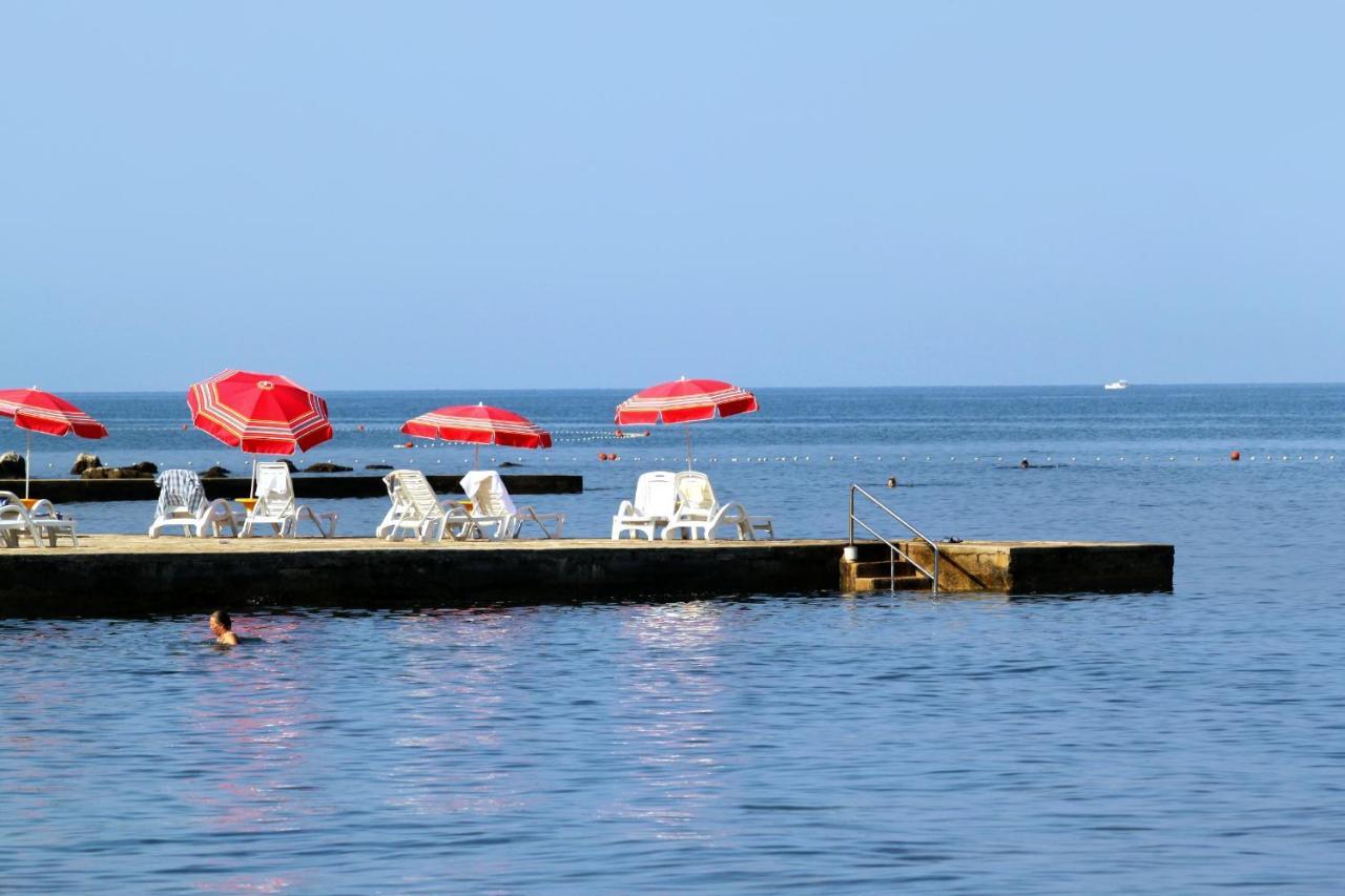 Apartments With A Parking Space Umag - 7666 Ngoại thất bức ảnh