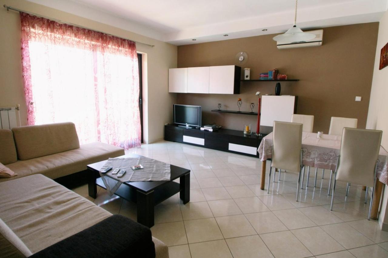 Apartments With A Parking Space Umag - 7666 Ngoại thất bức ảnh